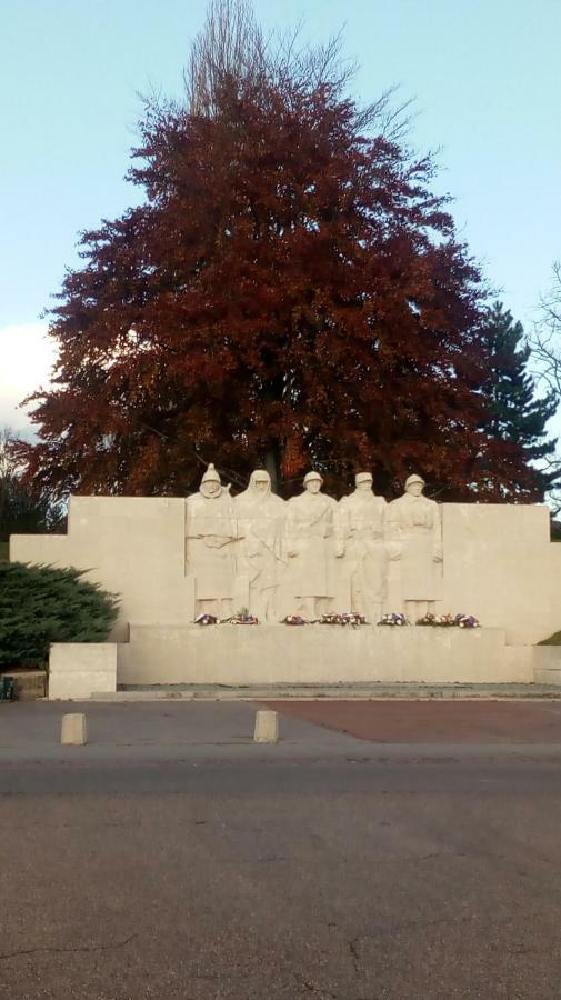 Gite Cis And Co Verdun-sur-Meuse Bagian luar foto